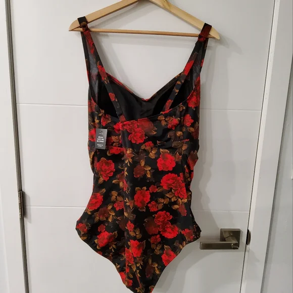 Torrid Retro Built-up One Piece Swimsuit Size 3 - Picture 4 of 8